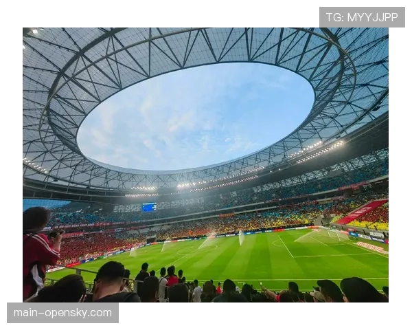 成都蓉城发布赛前海报，主题聚焦“团队防守，众志成城”