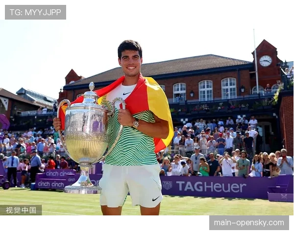 ATP500巴塞罗那公开赛：阿尔卡拉斯横扫德米纳尔，实现三连冠